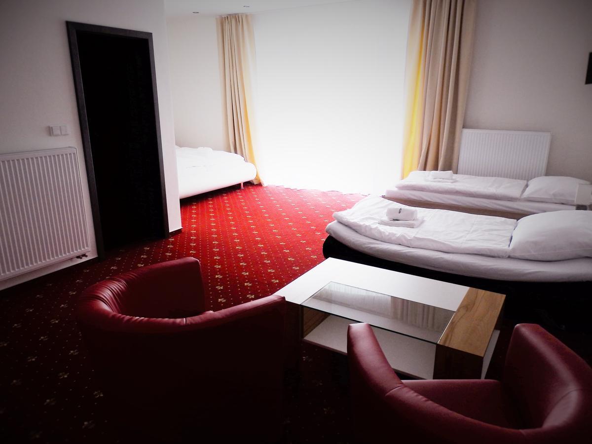 Rezidence Holsin Hotel Holsiny ภายนอก รูปภาพ